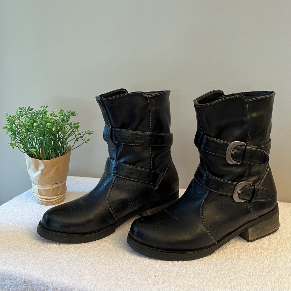 Streetwear Society Black Wrapped Ankle Boots Size 5.5
